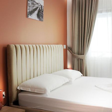 Hotel Luris Голем Екстер'єр фото
