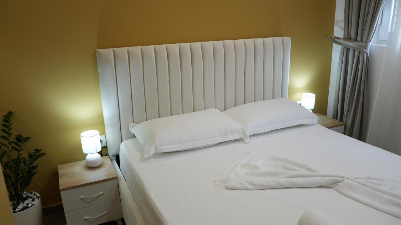 Hotel Luris Голем Екстер'єр фото