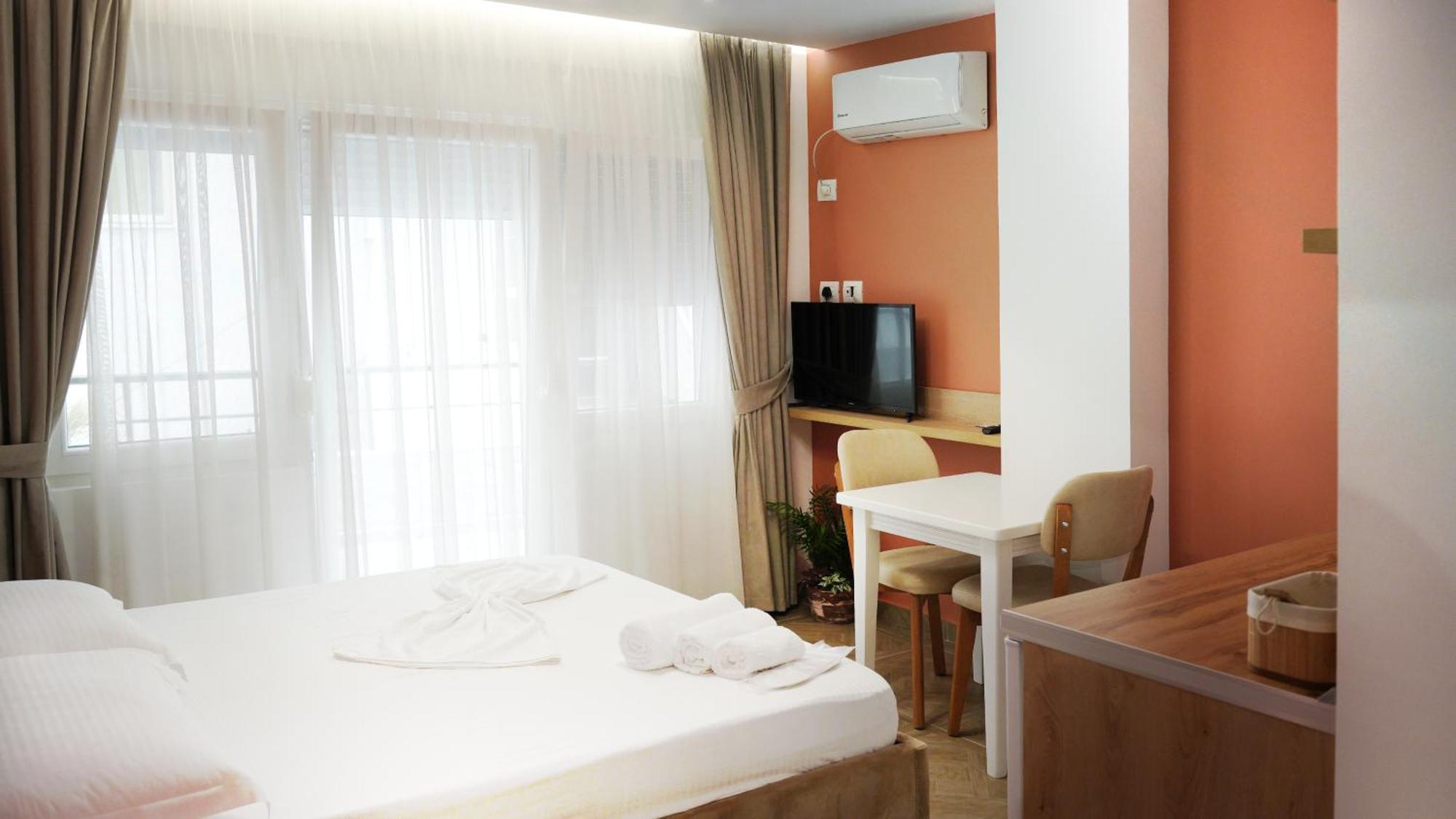 Hotel Luris Голем Екстер'єр фото
