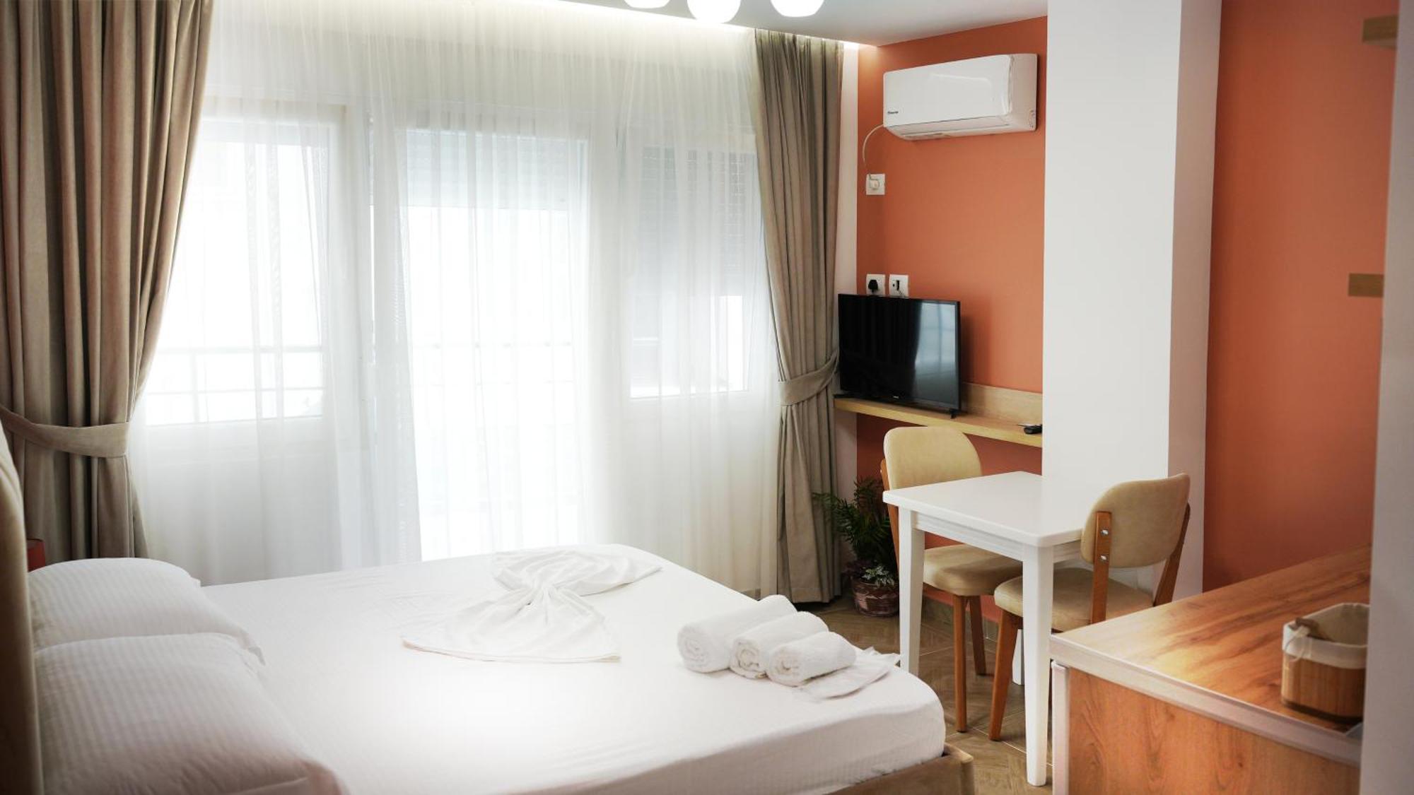 Hotel Luris Голем Екстер'єр фото
